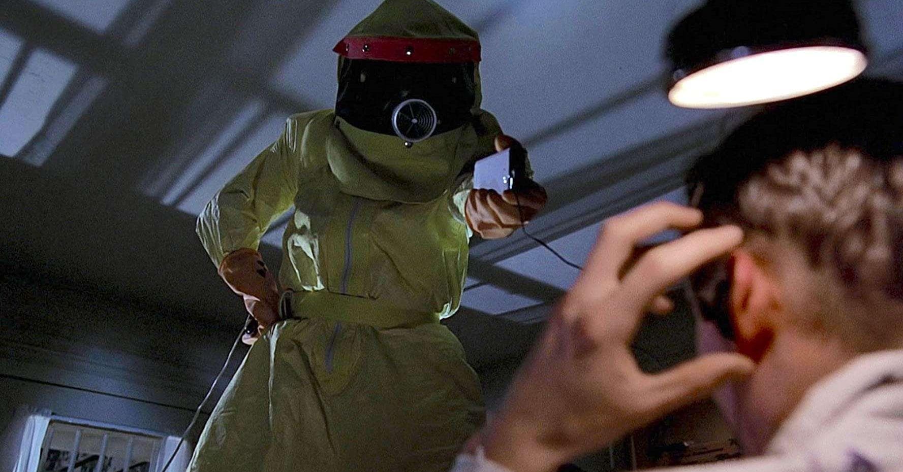 20 Small But Important Details Fans Shared About '80s Blockbusters That Are A Blast From The Past