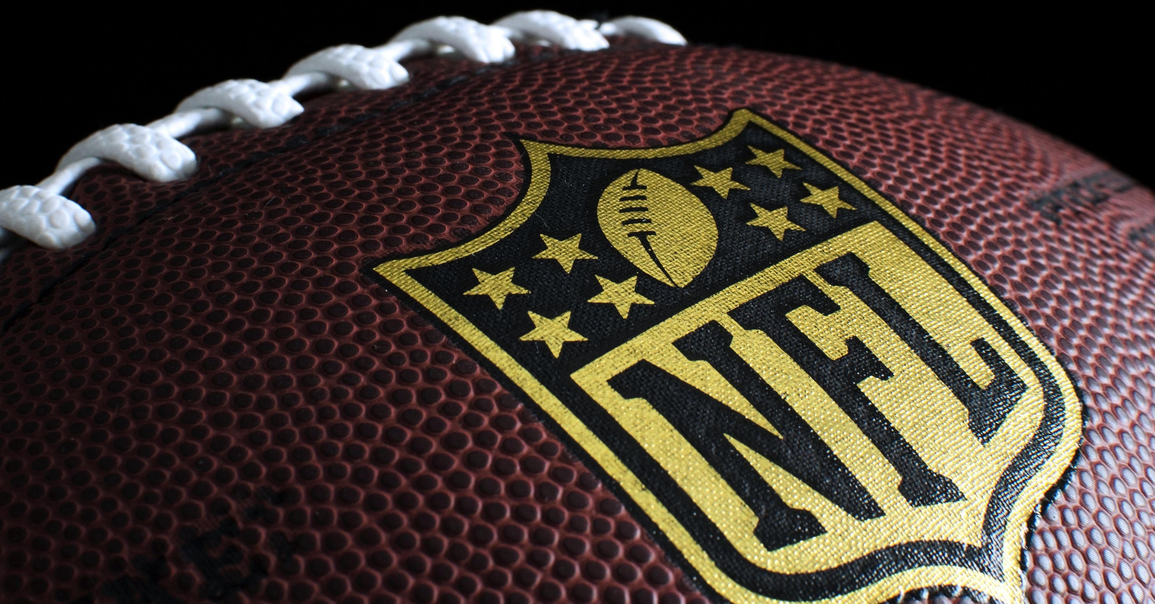 600+] Nfl Football Wallpapers