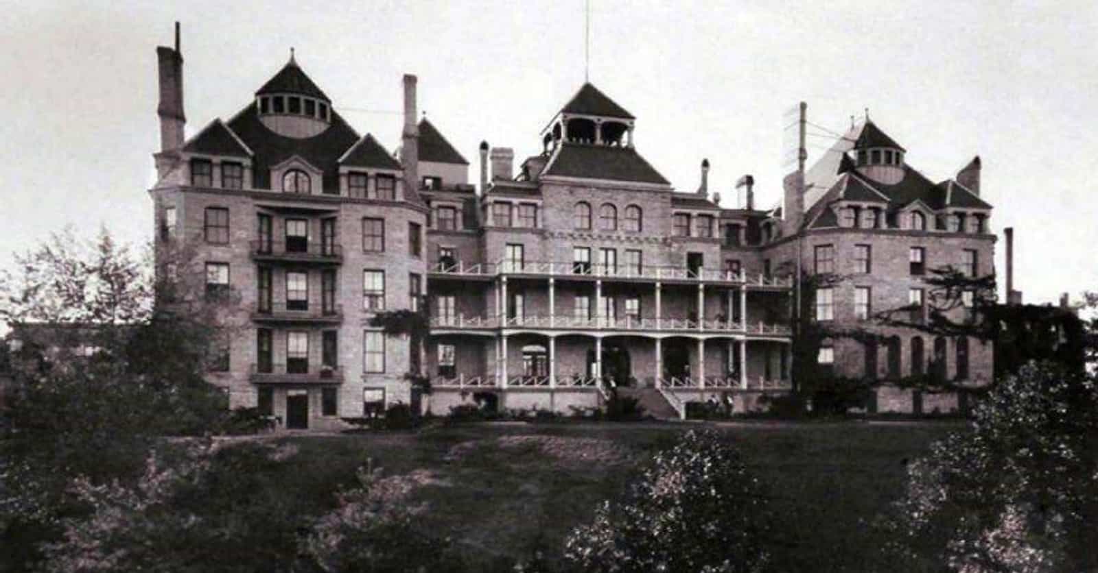 The Most Haunted Hotels In Every State