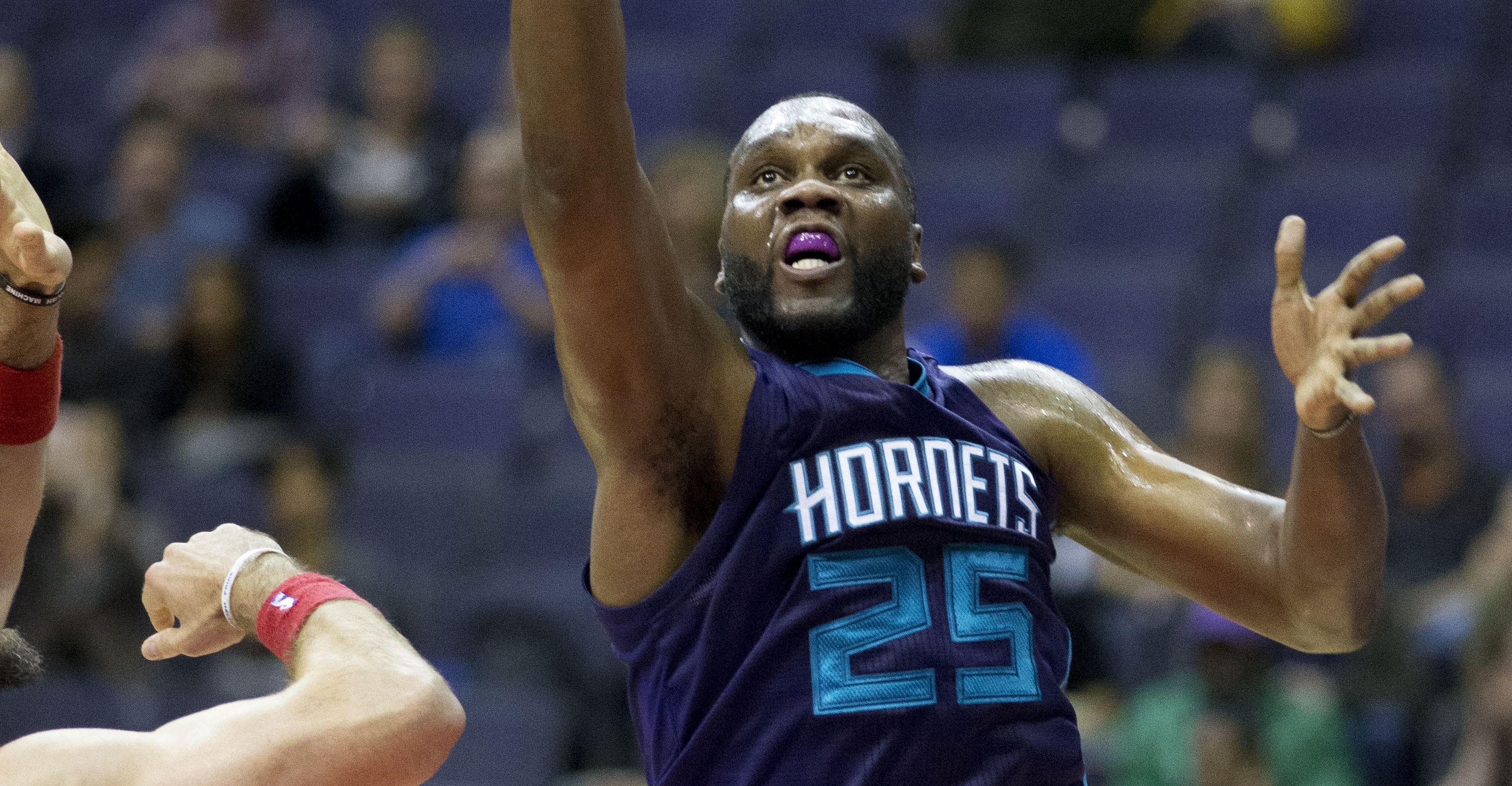 Who's the best center in Charlotte Hornets history?