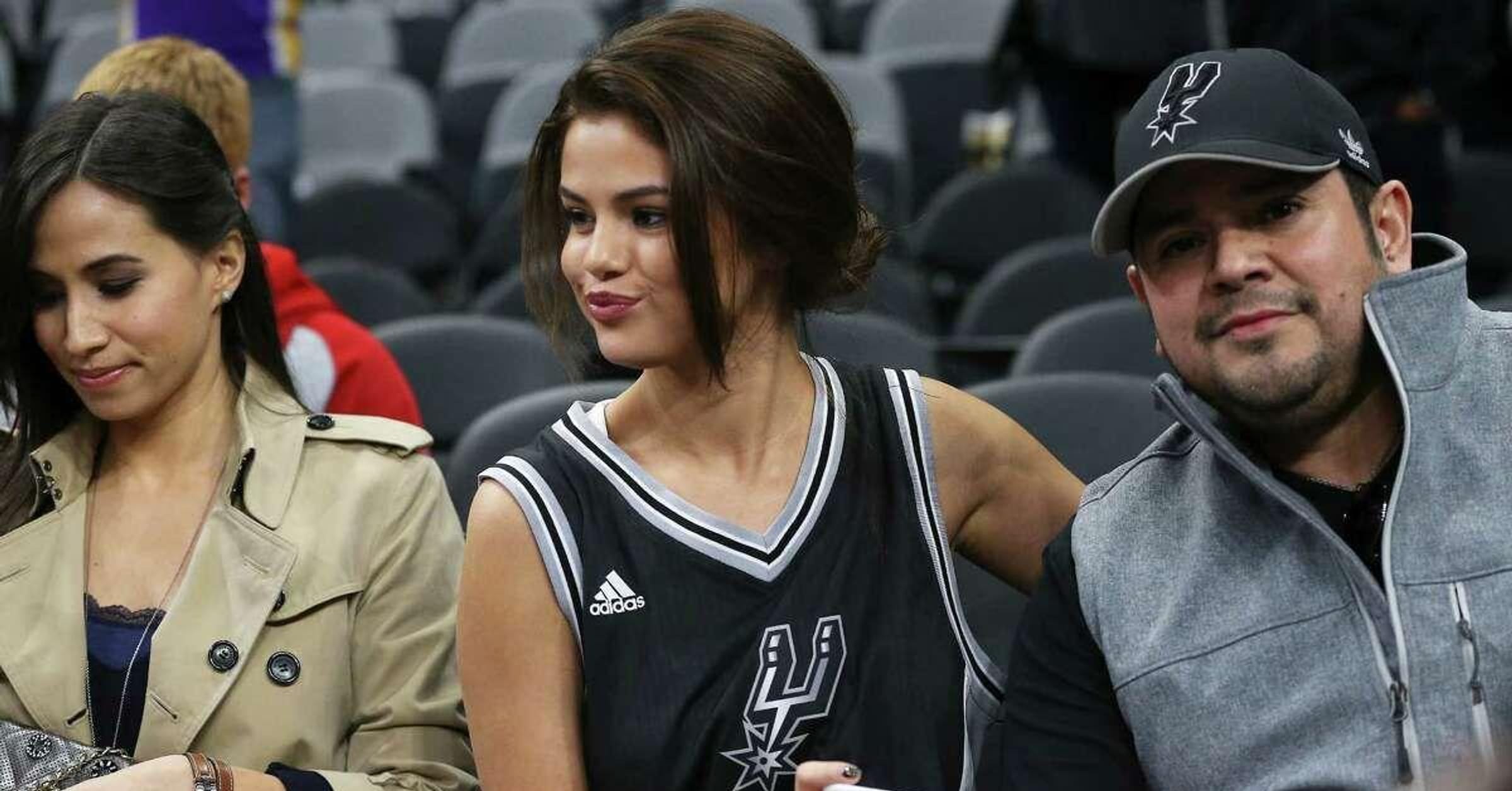 San Antonio Spurs - Look who we found courtside! Selena Gomez!