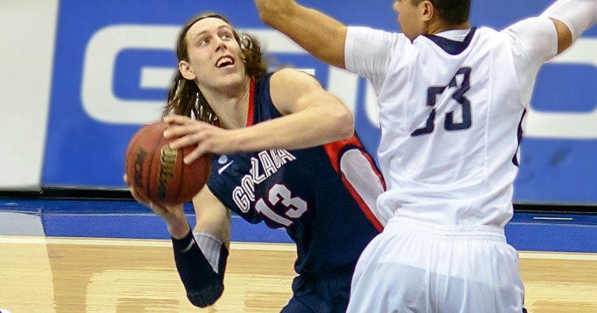 Bulldogs Gonzaga retired number jersey