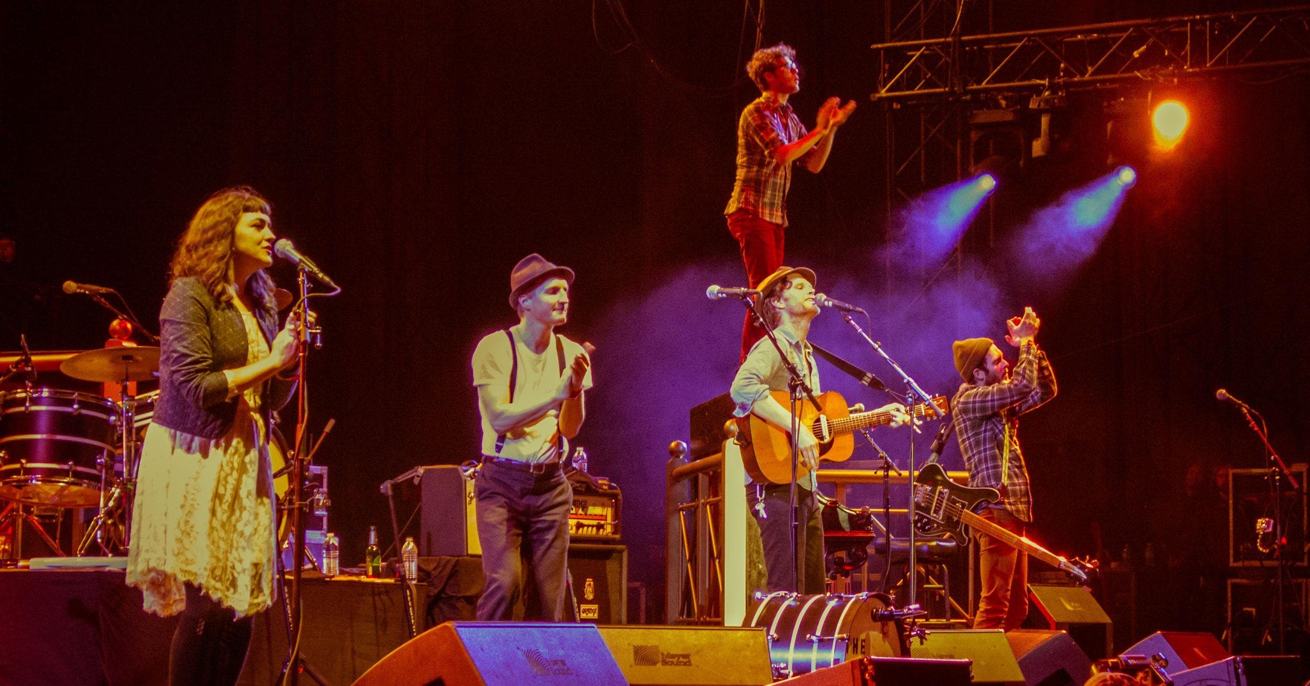 Best folk. The Lumineers 2022. The Lumineers концерты.