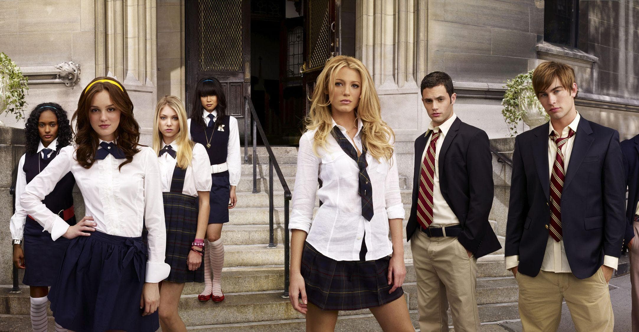 Gossip Girl: The Cast's First Season Looks Vs. Their Looks In the Latter  Seasons