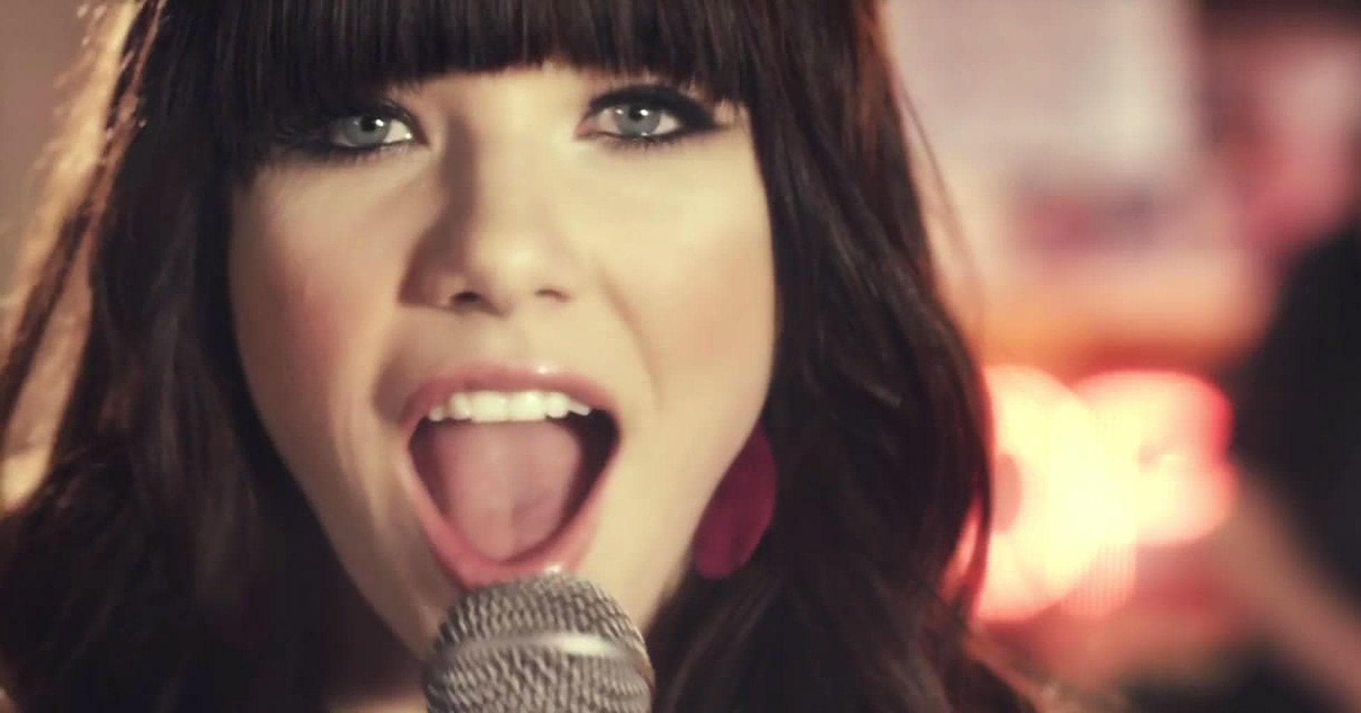 Maybe are песня. Карли Рэй Джепсен. Carly Rae Jepsen Call me maybe. Call me maybe Carly Rae. Carly Rae Jepsen Call.