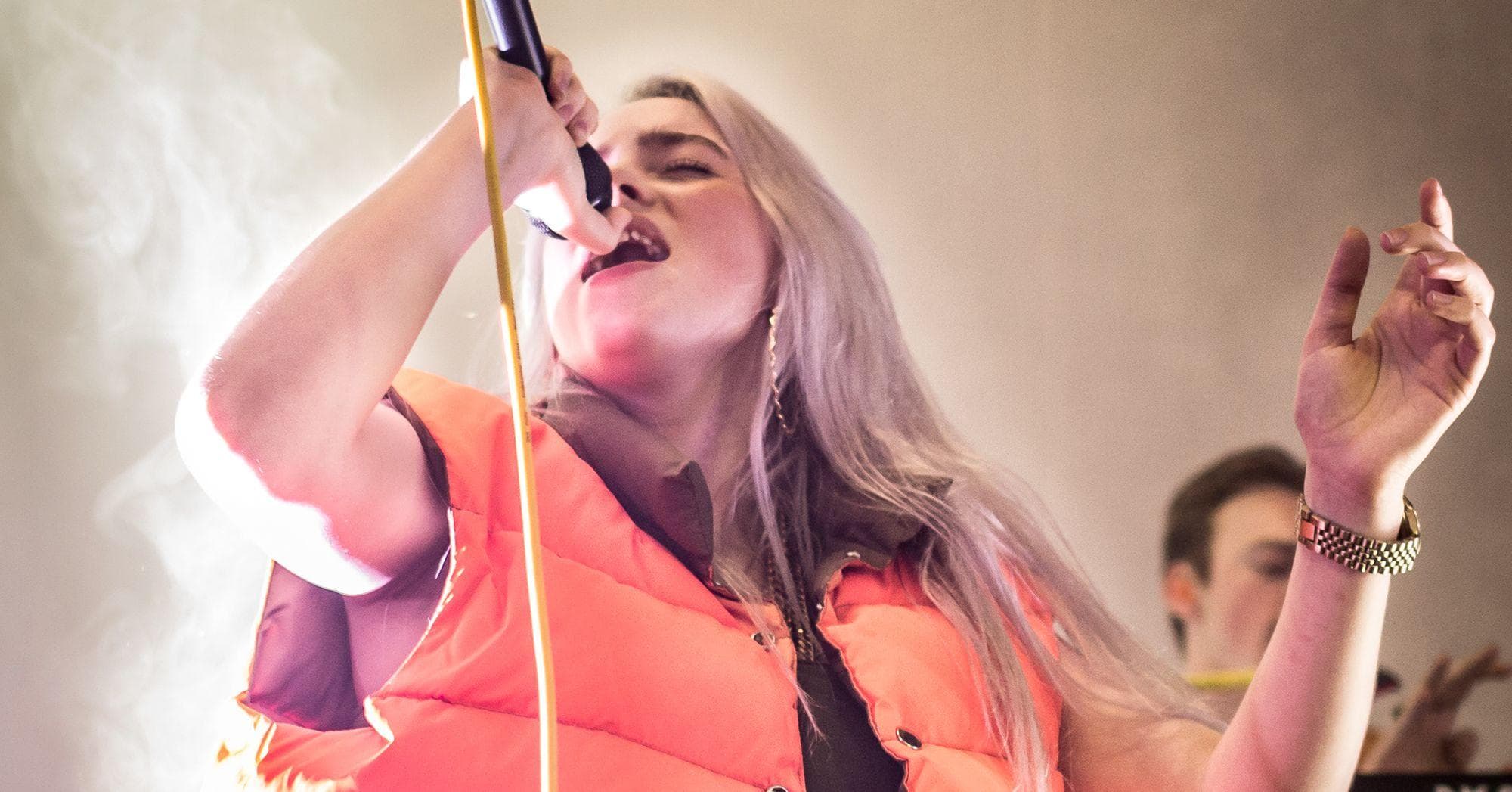 25-drawing-billie-eilish-brionyseoras