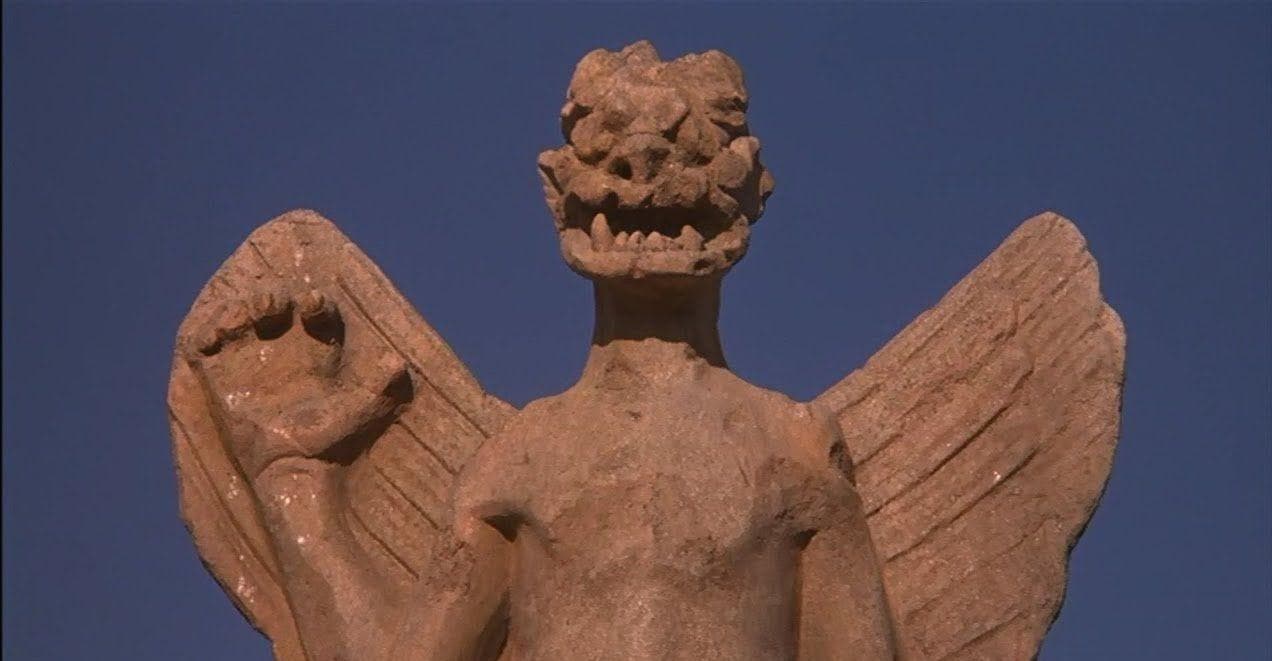 12+ Horror Movie Fan Theories That Make Them Even Scarier