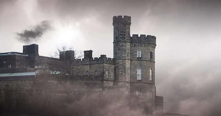 All the Ghosts That Haunt British Royal Palaces