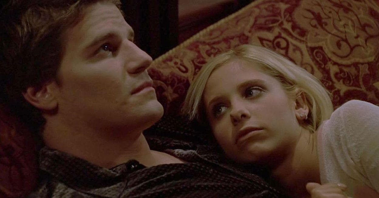 Backstabs In Movies And TV Shows From The 1990s We Didn't See Coming