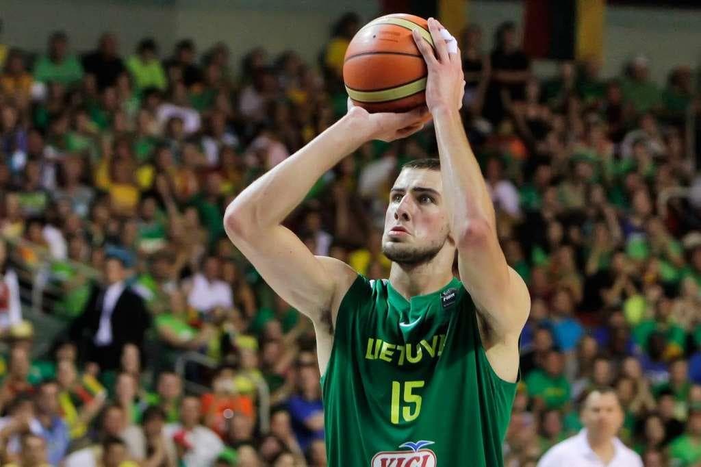 jonas valanciunas shirtless