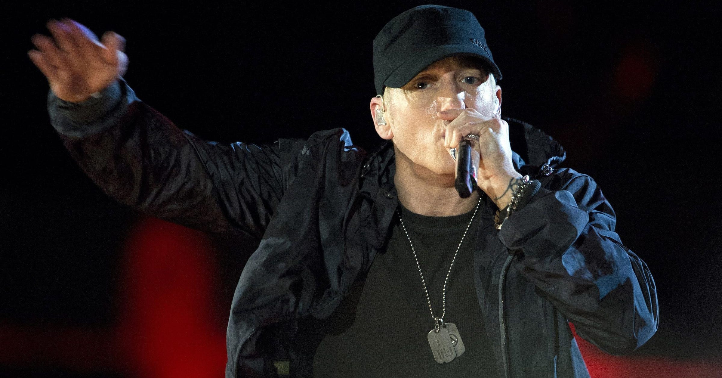Eminem choose an oversized - Image 3 from Hip Hop Awards 2022