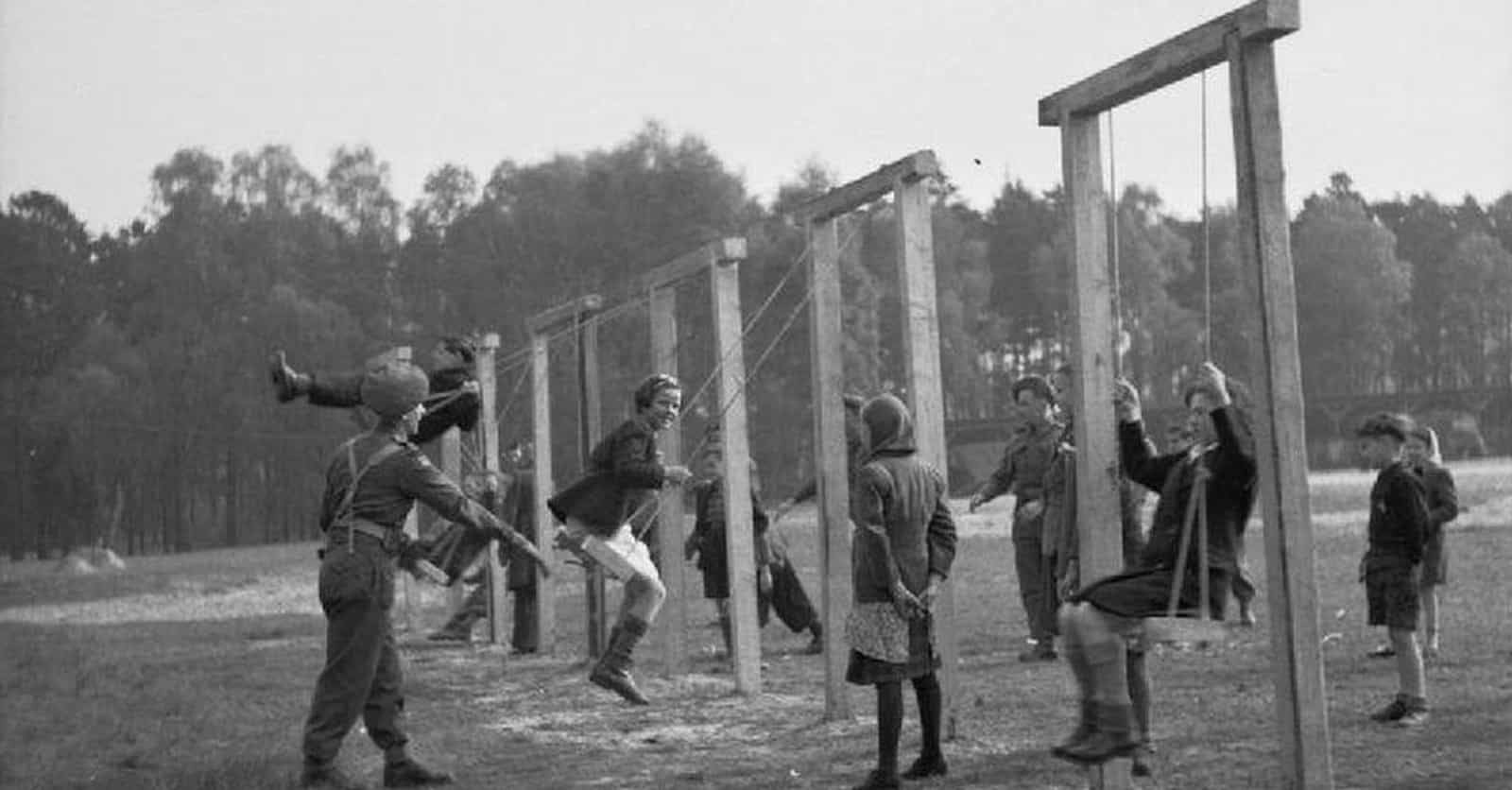 Moving Photos Showing The Liberation Of Concentration Camps During WWII