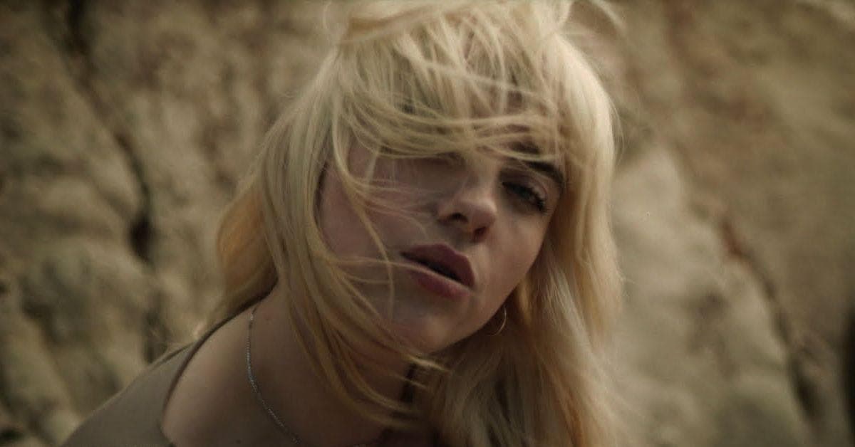 Билли алиш ловели. Песня билли айлиш май. Песня билли айлиш май. Песня билли айлиш май. Билли айлиш хеппиер.