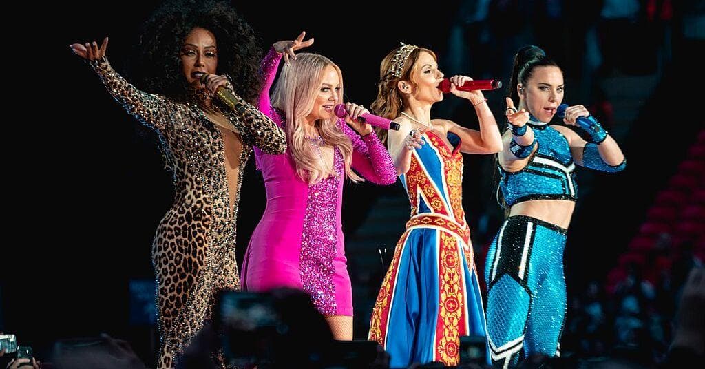 The Pettiest Drama Behind The Scenes Of ‘90s Bands