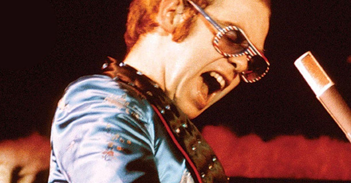 Элтон джон сакрифайс. Elton John Rocket man.