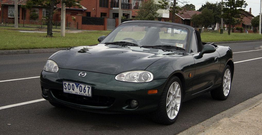 Mazda 2001 года