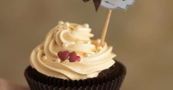 Engagement Party Ideas: Themes, Cakes, Gifts, Favors & Decorations