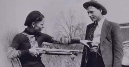 12 Facts About Bonnie And Clyde That Made Us Say 'Hold Up!'