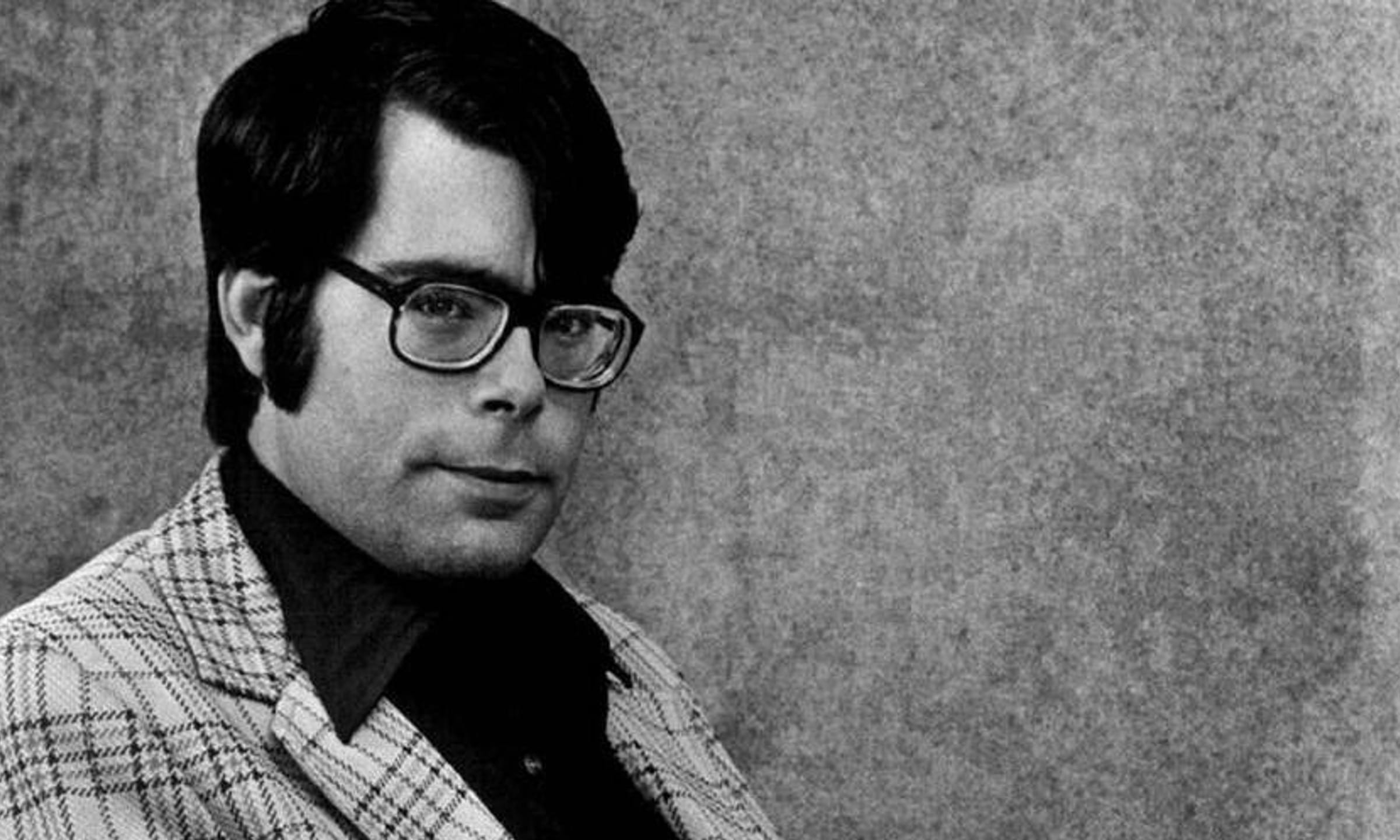 16 Photos of Stephen King When He Was Young