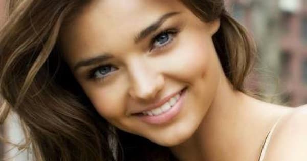 Beautiful Celebrity Women With Cute Dimples