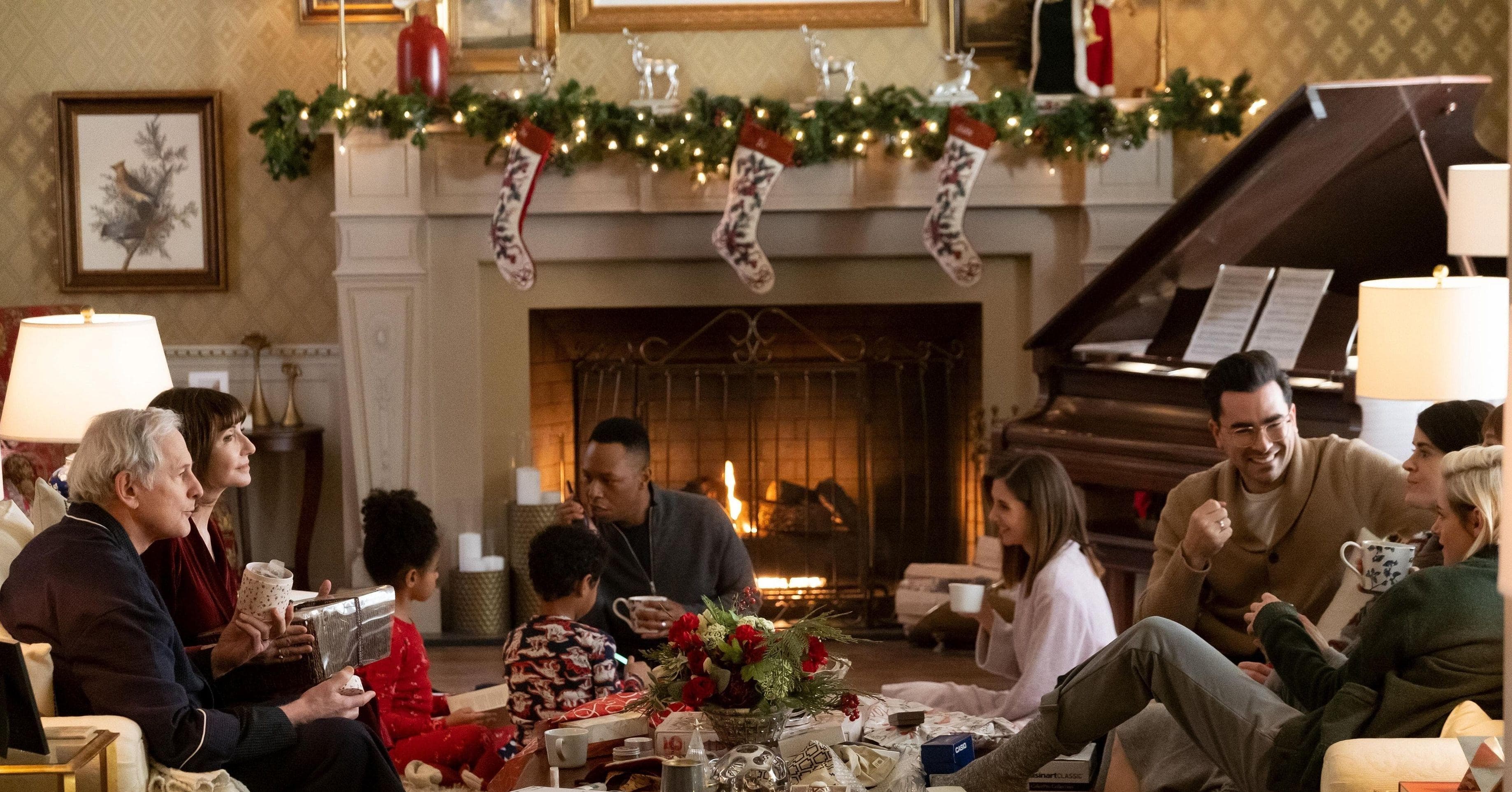 The 16 Best New Christmas Movies Of 2020