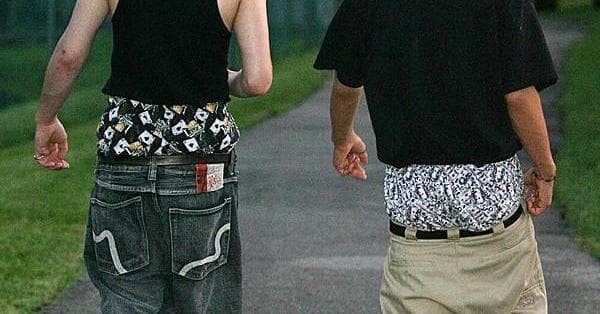 the worst fashion trends in history u1?w=817&h=427&fm=jpg&q=50&fit=crop