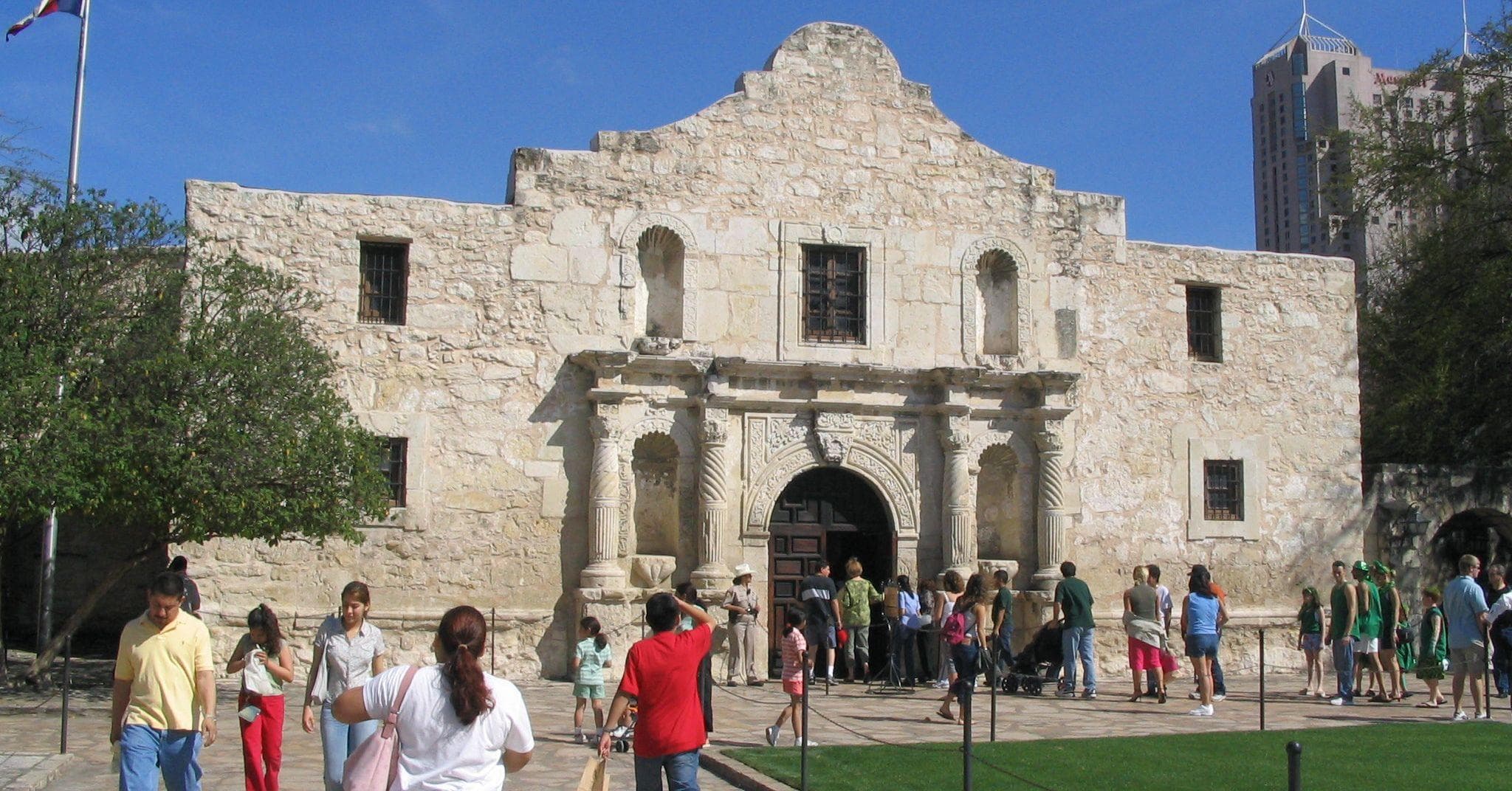 44 Of The Most Overrated Tourist Attractions Across Different US States