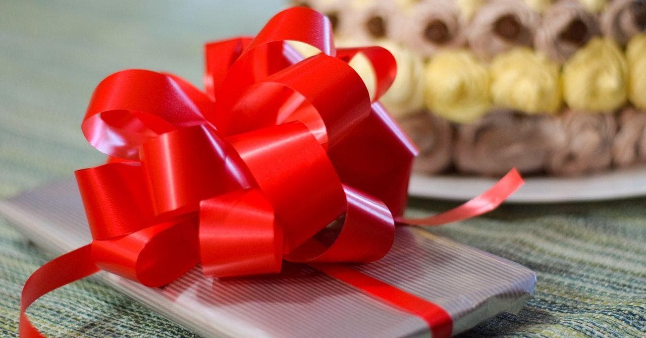 50+ Famous People Born On August 7