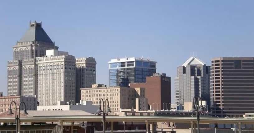 Greensboro Buildings And Structures U4?w=817&h=427&fm=jpg&q=50&fit=crop
