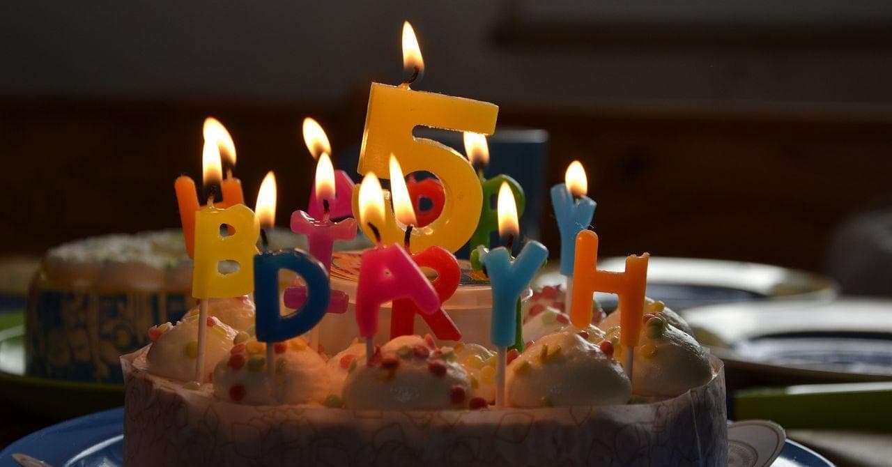 50+ Famous People Born On August 5