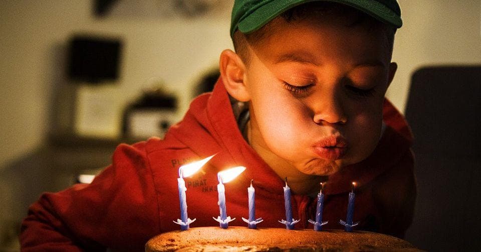 50+ Famous People Born On August 7