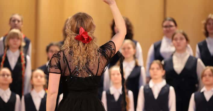 Celebs Who Sang in School Choir