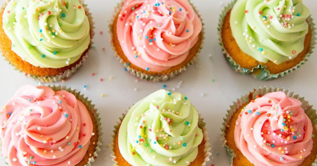 50+ Celebrities Born on October 16