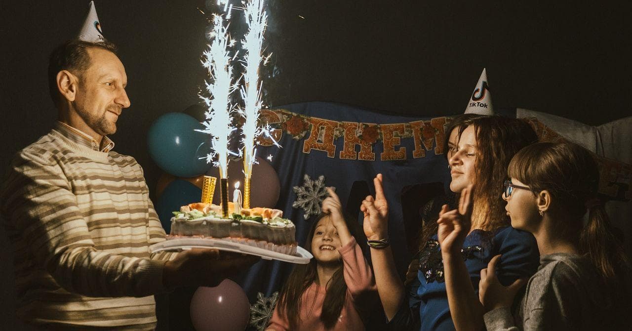 50+ Famous People Born On January 30