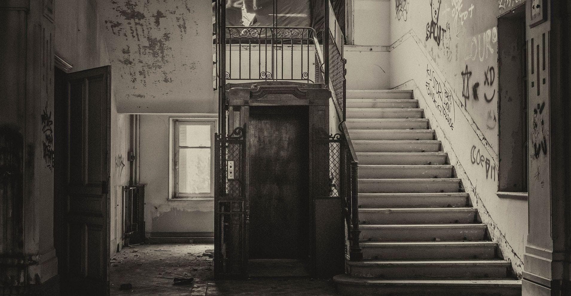 What Happens To Your Body When You're In A Falling Elevator