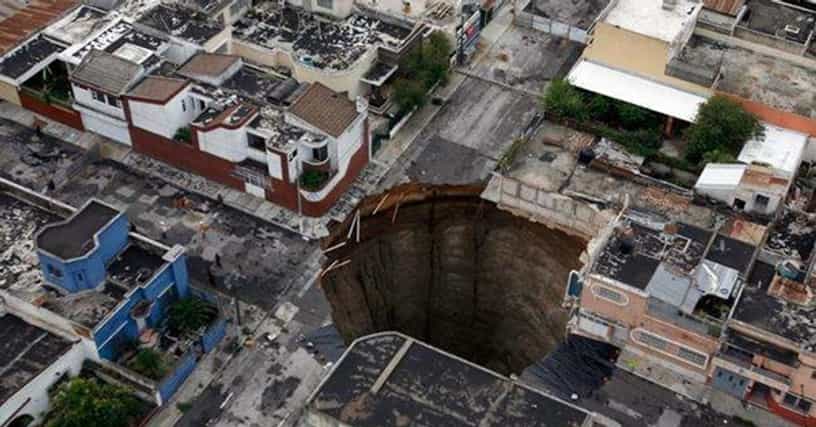 worst sinkhole disasters of all time u1?w=817&h=427&fm=jpg&q=50&fit=crop