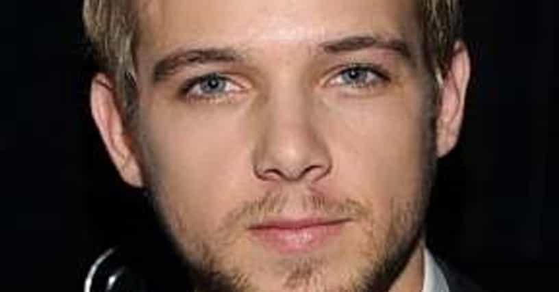 max thieriot 2022 house at the end of the street