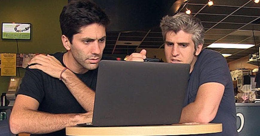 9 Reasons Why Mtv S Catfish Is Obviously Fake And Staged In late 2007, filmmakers ariel schulman and henry joost sensed a story a reality thriller that is a shocking product of our times, catfish is a riveting story of love, deception and grace. mtv s catfish is catfishing people into thinking this show is real here s how they fake it