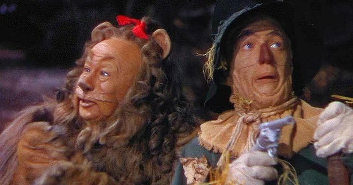 Small Details In Classic Hollywood Films That Are Ready For Their Close-Ups