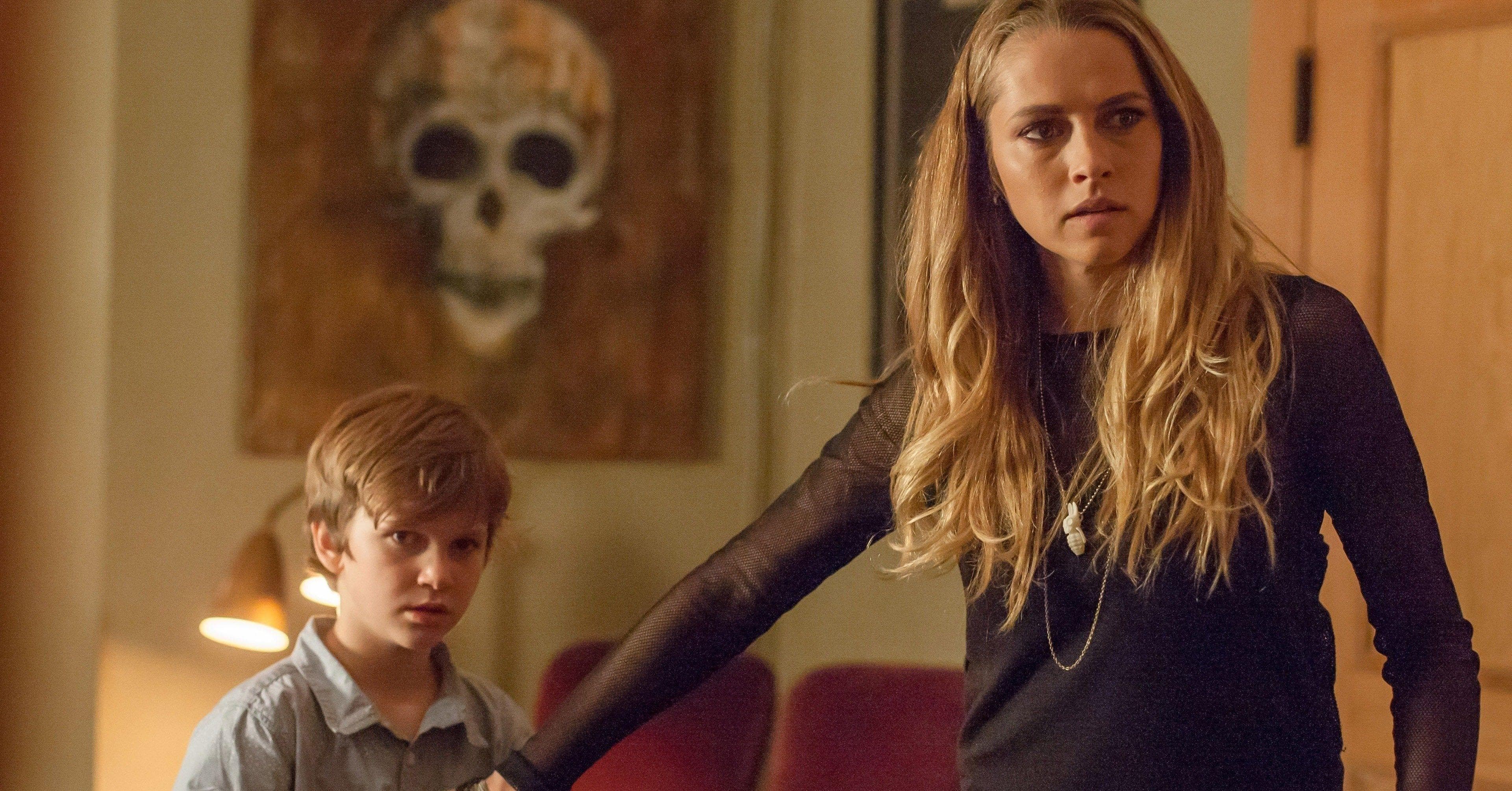 The 24 Best Movies Like 'Lights Out', Ranked By Fans