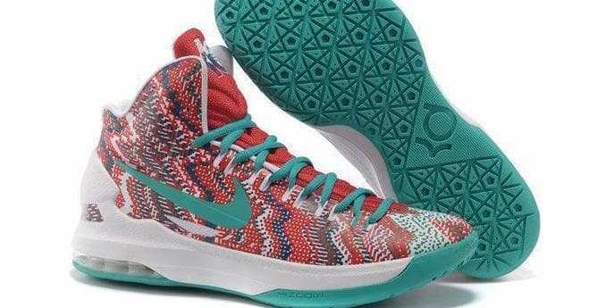 Basketball deals sneakers womens