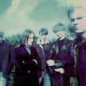 Shoegazing, Space rock, Experimental rock   Slowdive are an English rock band that formed in Reading, Berkshire in 1989.