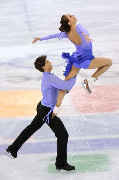 Савченко фигурное катание. Фигурист на льду. Мишина и галлямов фигурное катание. Фигуристы пара. Парное катание фигуристы.