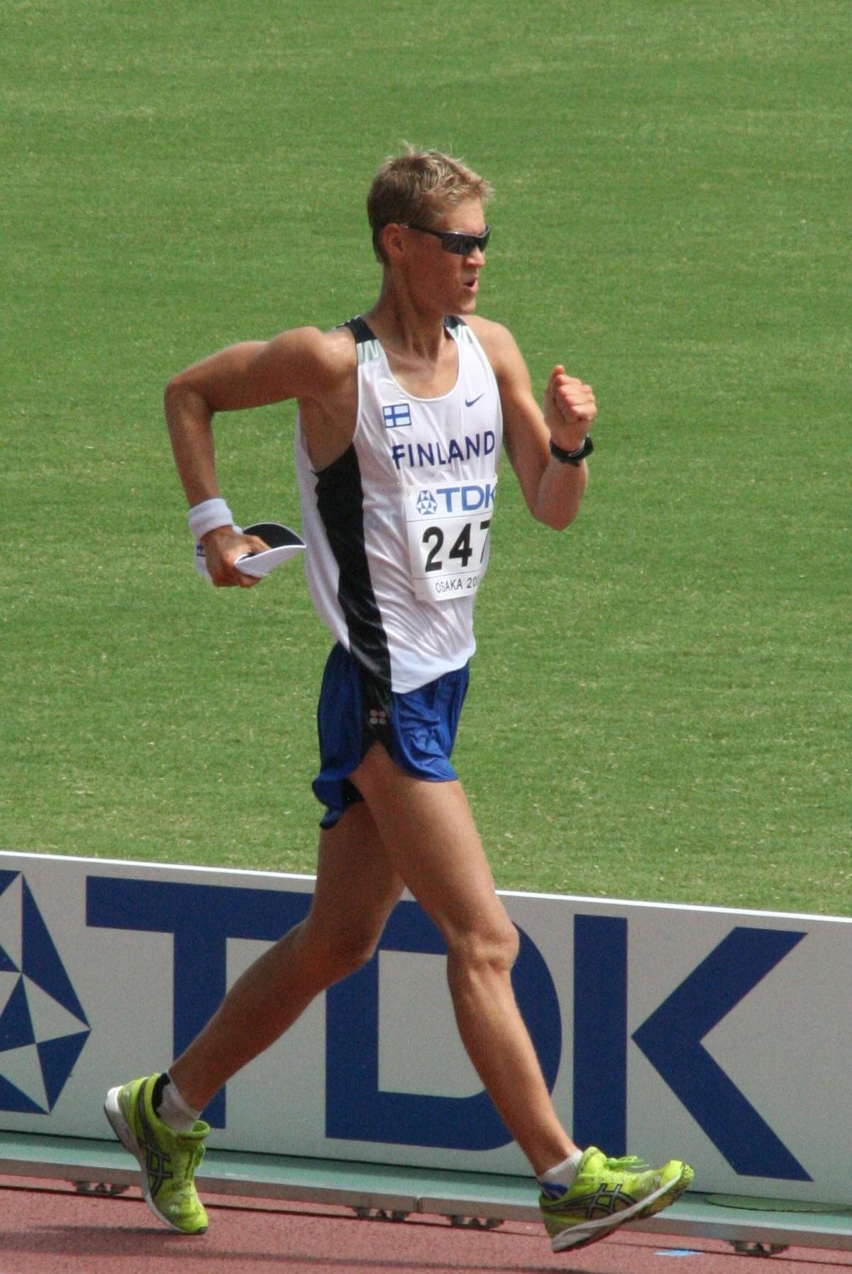 Celebrities Born in 1980 | List of Famous Men & Women Born in 1980