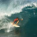 Banzai Pipeline on Random Best Hawaiian Beaches for Surfing