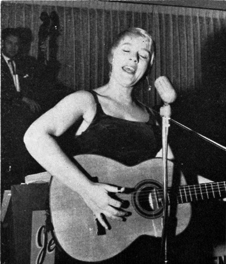 famous-female-singers-list-of-top-female-singers