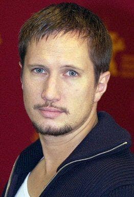 Celebrities Born in 1972 | List of Famous Men & Women Born in 1972 (Page 4)