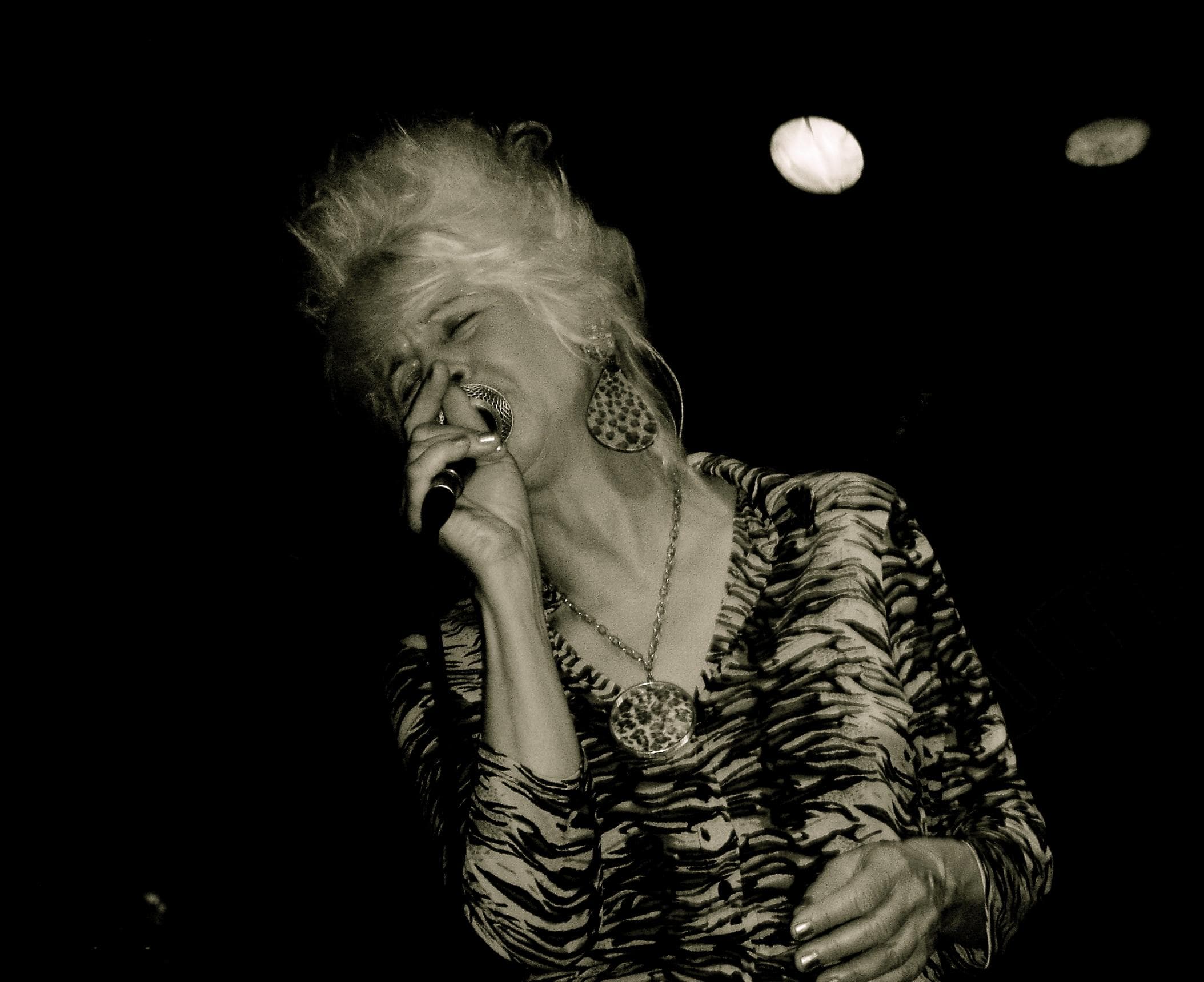 Famous Female Songwriters List of Top Female Songwriters