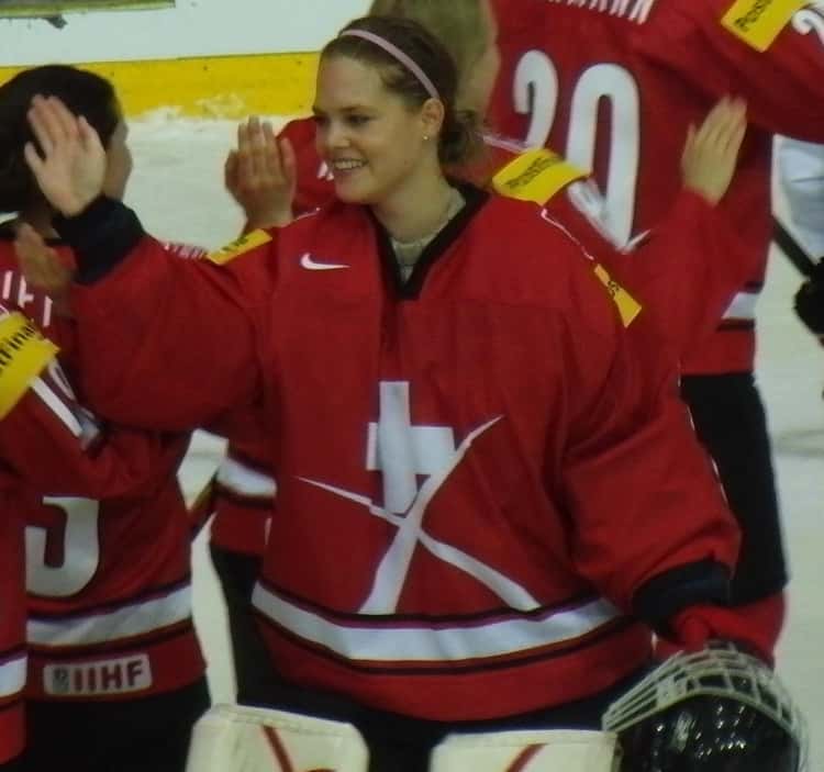 25+ Most Beautiful Ice Hockey Players In The World, Popular Female  Athelets