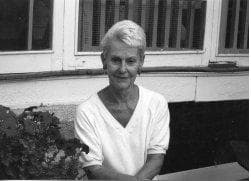 Celebrities Born in 1925 | List of Famous Men & Women Born in 1925